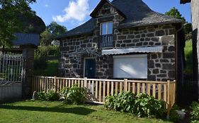 Gîte 4 personnes dans le Cantal Animaux bienvenus